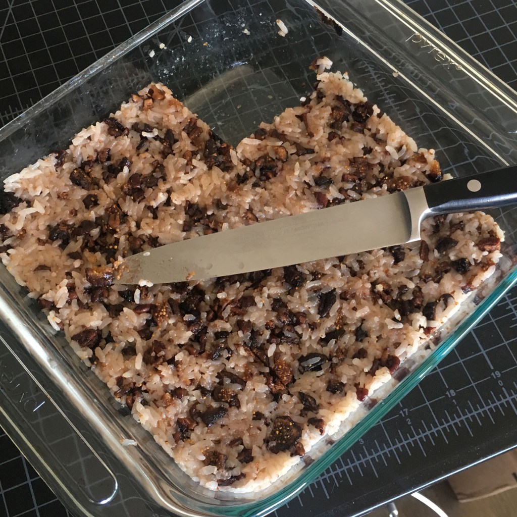 Baking pan with mixture